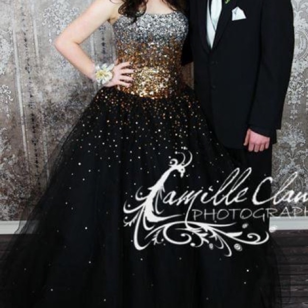 Beautiful prom dress!